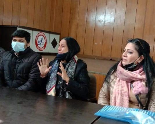 प्रापर्टी हथियाने को ढहाया सैन्य आफिसर का घर