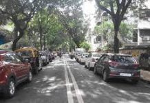 पार्किंग स्थलों की कमी बनी पैदल आवाजाही करने वालो के लिए मुसीबत