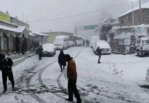 बर्फ की सफेद चादर से ढकी पहाड़ो की रानी मसूरी