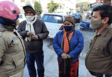 हल्द्वानी: मेयर के आवास पहुँच महिला सफाई कर्मी ने दी आत्मदाह की चेतावनी