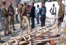 कुशीनगर हादसे में मृतकों के परिजनों को 4 लाख व घायलों का मुफ्त इलाज करने की, जिला प्रशासन ने की घोषणा