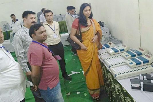 उत्तराखंड पोलिंग: दिग्गजों ने किया मतदान, तो मुख्य निर्वाचन अधिकारी ने किया मतदान केन्द्रों का निरीक्षण