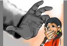 एनएसएस कैंप के दौरान शिक्षक ने शराब पीकर कि छात्राओं के साथ छेड़छाड़