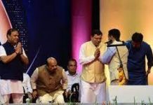 गोवा के मुख्यमंत्री प्रमोद सावंत के शपथ ग्रहण समारोह में शामिल होने पहुंचे सीएम धामी