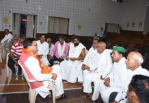 सीएम आवास स्थित मुख्य सेवक सदन में मुख्यमंत्री ने लोगों से मिलकर सुनी जन समस्यायें, तुरंत समाधान करने के दिए निर्देश