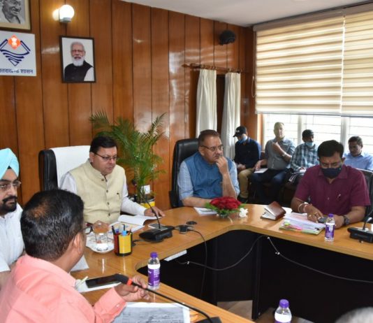 सीएम धामी ने की लोक निर्माण एवं संबंधित विभागों की समीक्षा