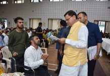 आम जनता से मिले सीएम धामी,बोले प्रदेश के विकास के लिये किये गये वायदों का शीघ्र धरातल पर होगा क्रियान्वयन