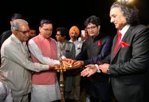 साहित्यकार एवं बुद्धिजीवी करते हैं, समाज को दिशा देने का कार्य: सीएम धामी