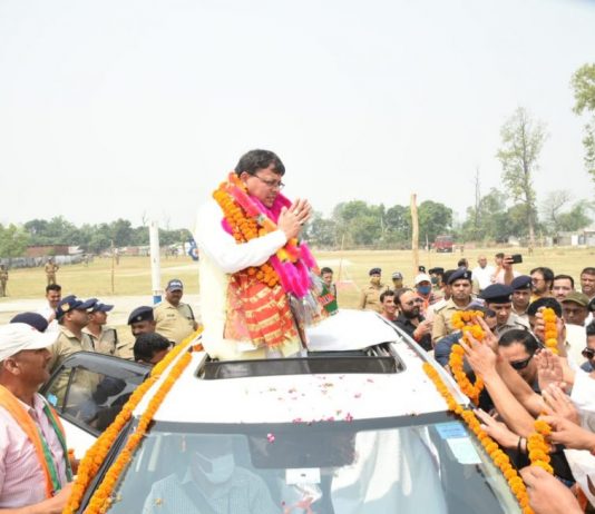 चंपावत विधानसभा उपचुनाव में बतौर प्रत्याशी सीएम धामी ने किया रोड शो. बोले, मां पूर्णागिरि और मां शारदा का बुलावा आया है