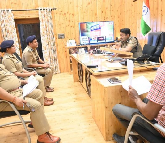 डीजीपी ने किया 6 स्थानों पर हुई चेन स्नेचिंग की घटनाओं के बाद पुलिस के वरिष्ठ अधिकारियों को तलब