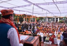 मुख्यमंत्री धामी पार्टी के स्थापना दिवस के अवसर पर जीएमएस रोड से घंटाघर तक भाजपा की शोभा यात्रा में हुए शामिल