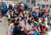 दून अस्पताल में हटाए गए कर्मचारियों का धरना प्रदर्शन जारी, अस्पताल में सेवाएं प्रभावित