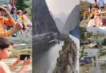 लखवाड़-व्यासी जल विद्युत परियोजना के तहत लोहारी गांव हुआ जलमगन, गाँव को डूबता देख छलक पड़े ग्रामीणों के आंसू