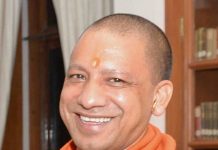 दो दिन के दौरे में वाराणसी पहुंचे मुख्यमंत्री योगी आदित्यनाथ, विकास कार्यों की करेंगे समीक्षा