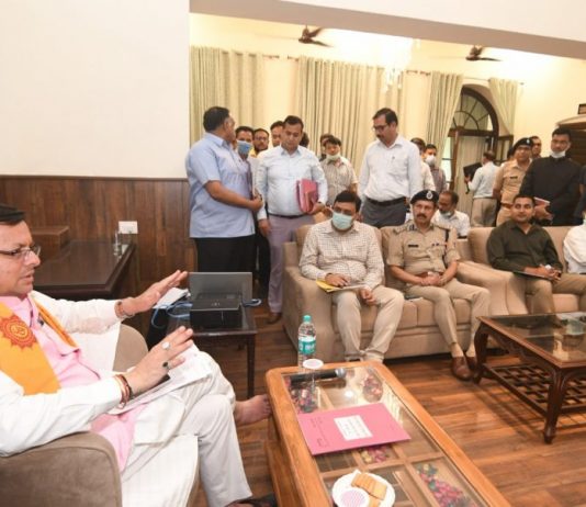 मुख्यमंत्री ने जनपद हरिद्वार के विकास कार्यों की समीक्षा के दौरान अधिकारियों को दिये अहम निर्देश