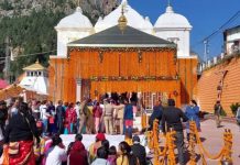 गंगोत्री धाम के कपाट उद्घाटन में शामिल होने पहुंचे सीएम धामी