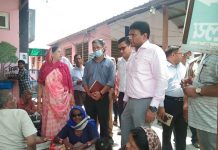 जिलाधिकारी डॉ आर राजेश कुमार ने लिया चारधाम यात्रा व्यवस्थाओं का जायजा, यात्रियों से की वार्ता