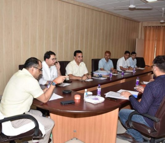 आधुनिक तकनीक व बेहतर लोक सम्पर्क के लिए दिया जाय सूचना अधिकारीयों को विशेष प्रशिक्षण: अभिनव कुमार