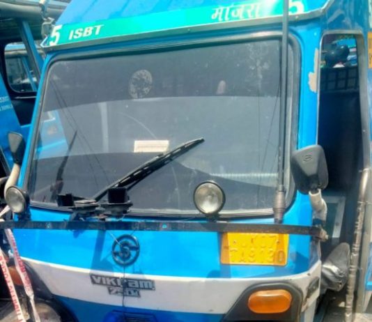 एसपी ट्रैफिक अक्षय कोंडे के निर्देश पर सवारी वाहनों के विरुद्ध यातायात पुलिस का कड़ा अभियान