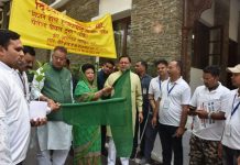 मुख्यमंत्री ने किया तीर्थ स्थानों में पर्यावरण संरक्षण और स्वच्छता अभियान चला रहे दल का फ्लैग ऑफ