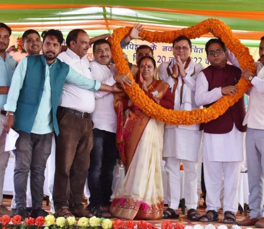 मुख्यमंत्री धामी पहुंचे गोपेश्वर, नवनिर्वाचित नगर पालिका अध्यक्ष के शपथ ग्रहण समारोह में किया प्रतिभाग