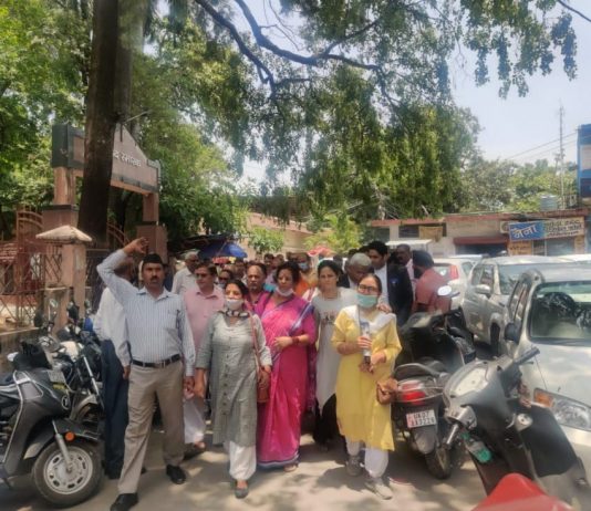 उत्तराखण्ड राज्य आंदोलनकारी सयुंक्त मंच ने मांगों को लेकर किया जिलाधिकारी कार्यालय का घेराव, भेजा ज्ञापन