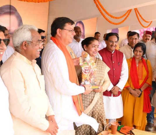 रुड़की के नेहरु स्टेडियम में हुआ सीएम धामी व नव निर्वाचित राज्यसभा संसद डॉ. कल्पना सैनी का भव्य स्वागत