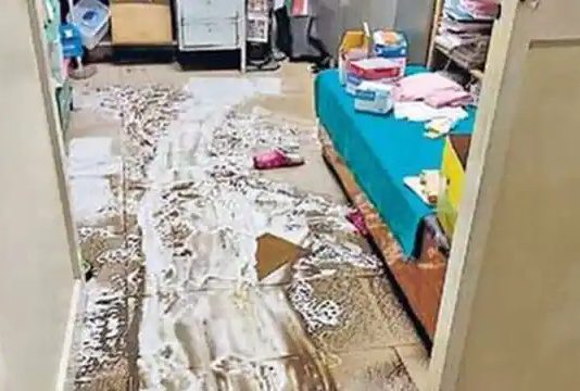 मानसून की पहली बारिश ने खोली इंतजामों की पोल, दून अस्पताल में घुसा नालियों का गंदा पानी