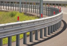 चारधाम यात्रा मोटर मार्ग के 77 अतिसंवेदनशील स्थलों पर लगेंगे क्रेश बैरियर, सीएम धामी ने दिए निर्देश