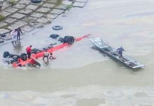 नर्मदा नदी में गिरी बस, 5 यात्रियों की हुई मौत