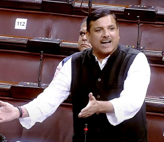 आप राज्यसभा सांसद संजय सिंह सदन से एक सप्ताह के लिए निलंबित
