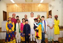 मुख्यमंत्री धामी ने जनता से भेंट कर सुनी समस्याएं, तुरंत निराकरण के दिए निर्देश