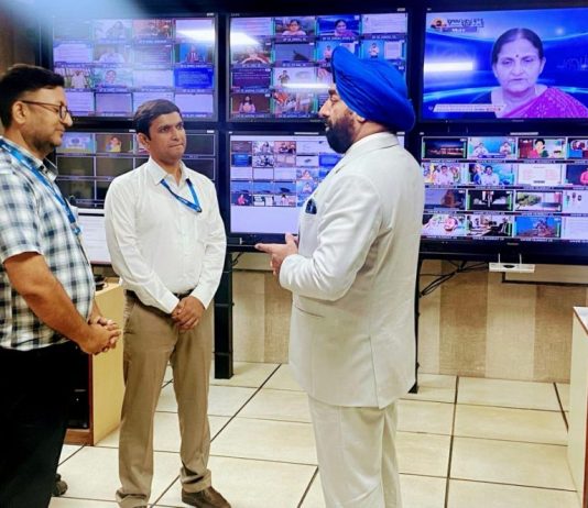 राज्यपाल लेफ्टिनेंट जनरल गुरमीत सिंह (से नि) पहुंचे गुजरात,भास्कराचार्य राष्ट्रीय अंतरिक्ष अनुप्रयोग और भू-सूचना विज्ञान संस्थान का किया भ्रमण