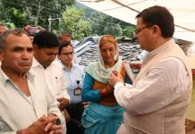 मुख्यमंत्री ने की शहीद प्रवीण सिंह के परिजनों से भेंट, हर संभव मदद का दिया भरोसा