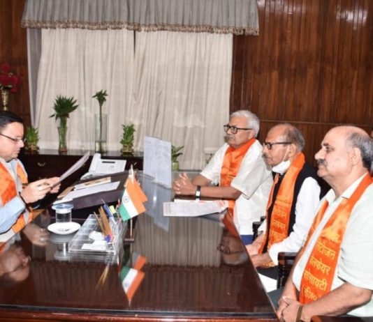 मुख्यमंत्री से की सीनियर सिटीजन वेलफेयर सोसाइटी के सदस्यों ने भेंट,राज्य हित को लेकर अनुभव किये साझा