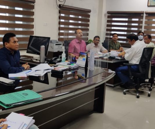 जन स्वास्थ्य के महत्वपूर्ण इकईयों के निर्माण कार्य हों समय से पूर्व सम्पादित: डॉ आर राजेश कुमार