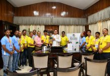 सीएम धामी ने किया नेशनल खेलो मास्टर्स गेम्स के फुटबाल खिलाड़ियों को सम्मानित