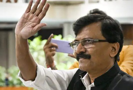 महाराष्ट्र को तीन टुकड़ों में तोड़ने की कोशिश कर रही है भाजपा: संजय राउत