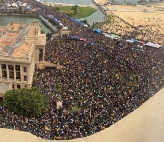 श्रीलंका: राष्ट्रपति भवन व पीएम आवास छोड़ने को लेकर प्रदर्शनकारियों ने रखी शर्त