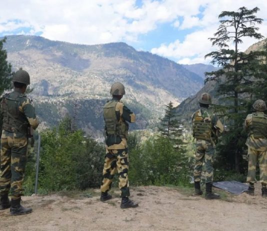 अंतरराष्ट्रीय सीमा के पास उड़ती दिखी संदिग्ध वस्तु पर बीएसएफ के जवानों ने की गोलीबारी