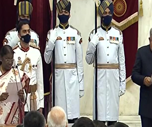 एनडीए उम्मीदवार जगदीप धनखड़ ने भारत के 14वें उपराष्ट्रपति के रूप में ली शपथ