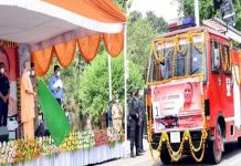 मुख्यमंत्री योगी आदित्यनाथ ने परिवहन निगम की 150 बसों को हरी झंडी दिखाकर किया रवाना