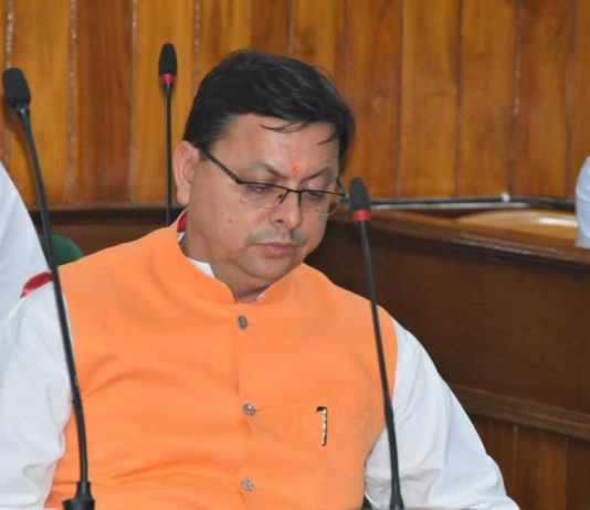 सीएम धामी पहुंचे दिल्ली, हाईकमान के सामने भर्ती घोटाले मामला पर करेंगे चर्चा