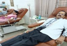 विश्व फार्मासिस्ट डे के मौके पर फार्मासिस्टों ने किया रक्तदान