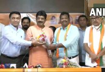 गोवा में कांग्रेस को लगा बड़ा झटका, पूर्व सीएम समेत आठ विधायक हुए भाजपा में शामिल
