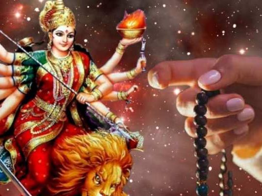 नवरात्रे के नौ रंग : माँ से मांगे शक्ति और बुद्धि का वरदान