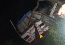 दुखद: बारातियों से भारी बस खाई में गिरी, 25 की मौत. 21 घायल