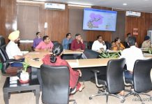 मुख्य सचिव ने जिलाधिकारियों और पुलिस अधीक्षकों के साथ की बैठक