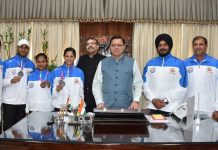 सीएम धामी ने किया मेडल प्राप्त करने वाले खिलाडियों प्रशिक्षकों को सम्मानित