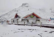 भारी बर्फबारी के चलते हेमकुंड साहिब यात्रा पर लगी रोक, मौसम खुलने का करना होगा इंतज़ार